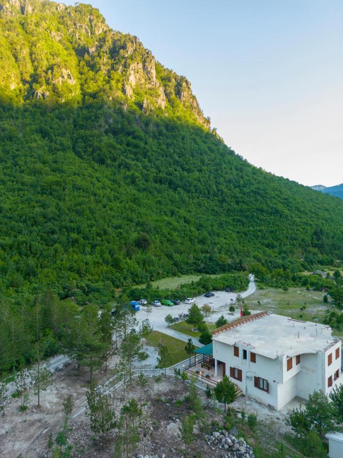 Guesthouse Veni I Gjyshit Nderlysaj Exteriér fotografie