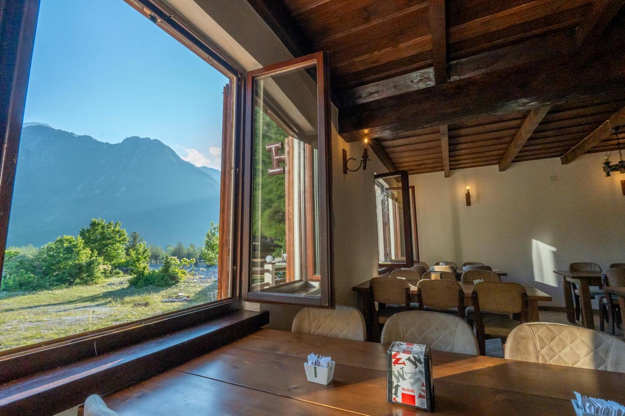 Guesthouse Veni I Gjyshit Nderlysaj Exteriér fotografie