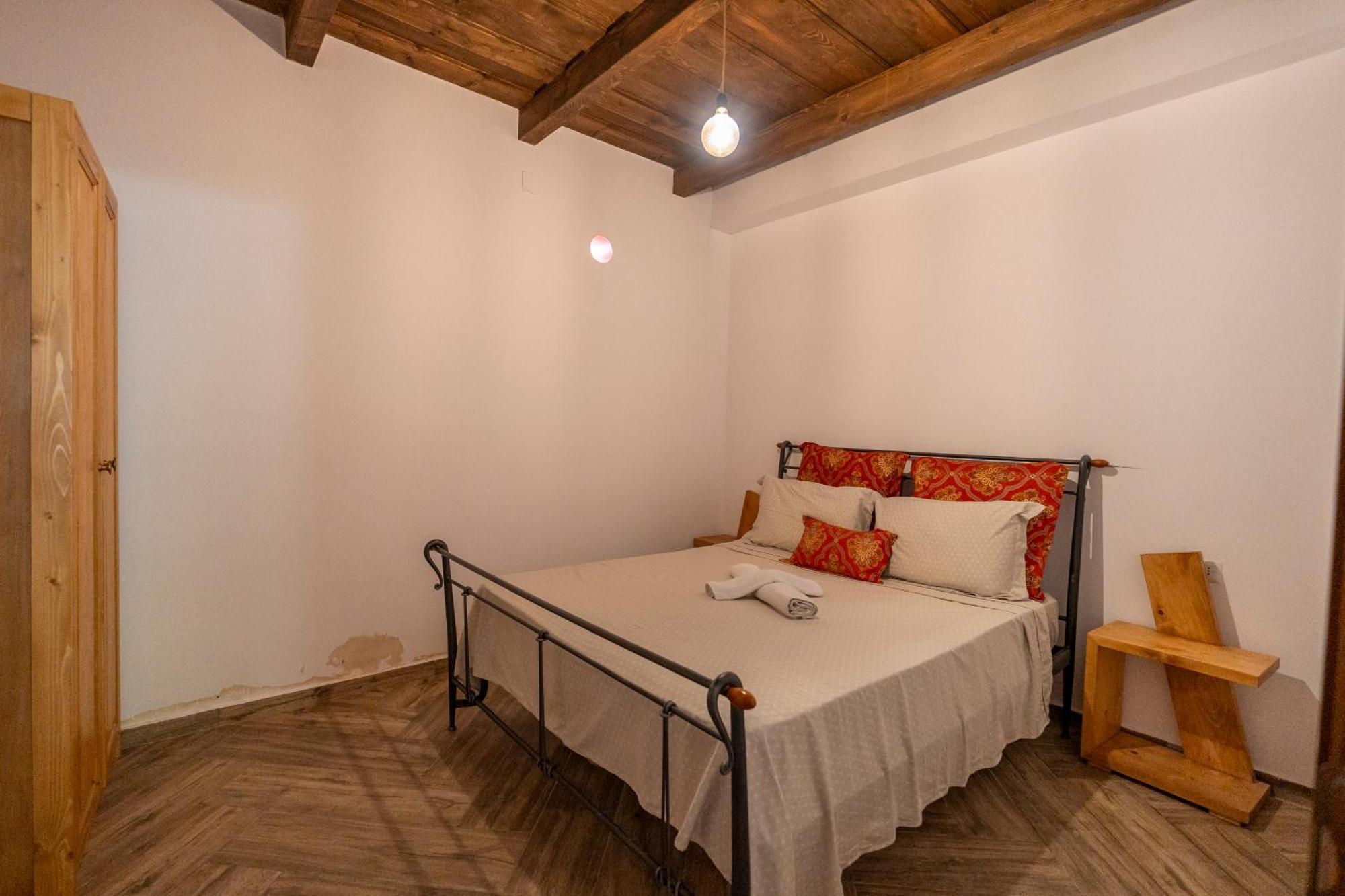 Guesthouse Veni I Gjyshit Nderlysaj Exteriér fotografie
