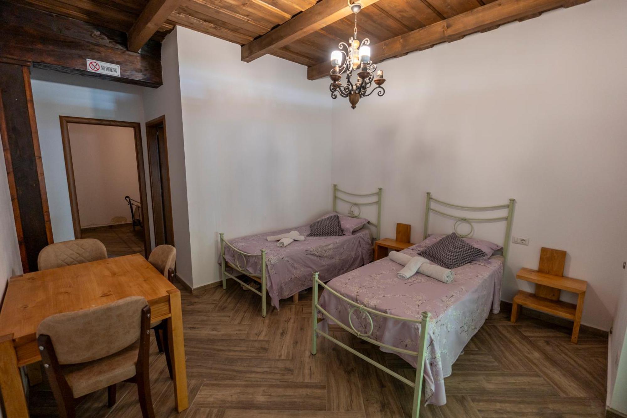 Guesthouse Veni I Gjyshit Nderlysaj Exteriér fotografie