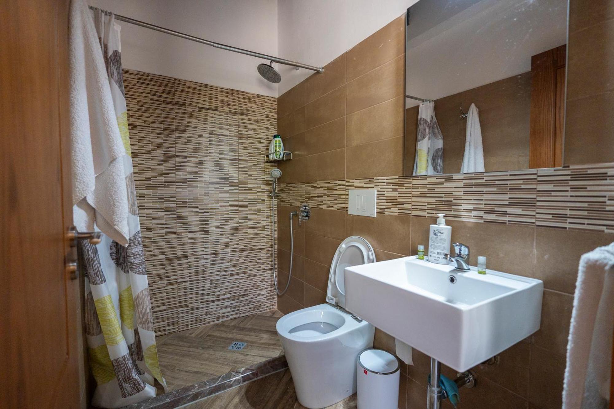 Guesthouse Veni I Gjyshit Nderlysaj Exteriér fotografie